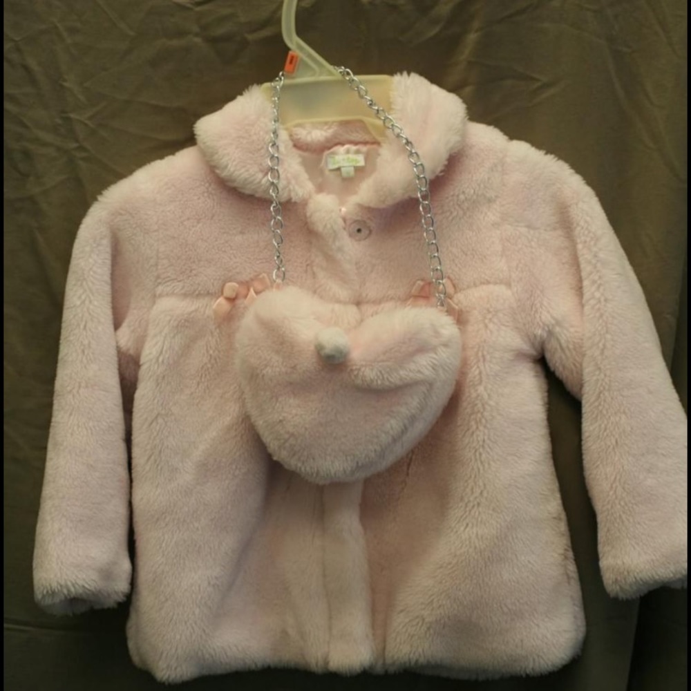 LeTop Girl’s Faux Pink Fur w/ satin lining.Size 5